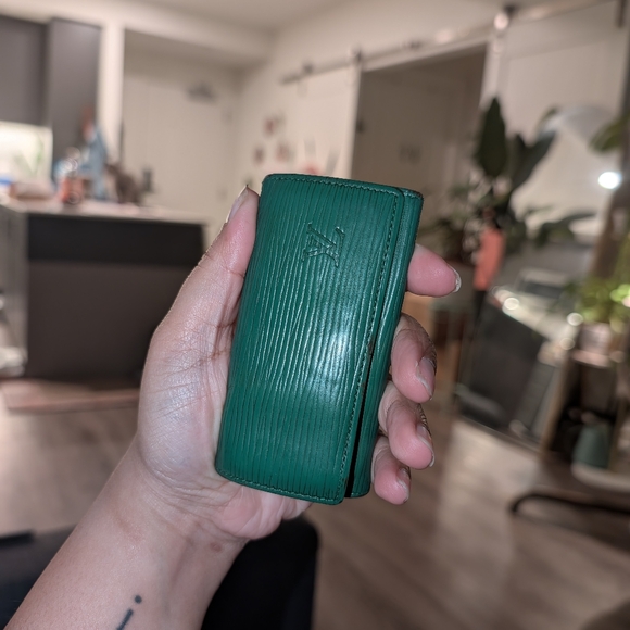 LV Green EPI key holder - Picture 1 of 6